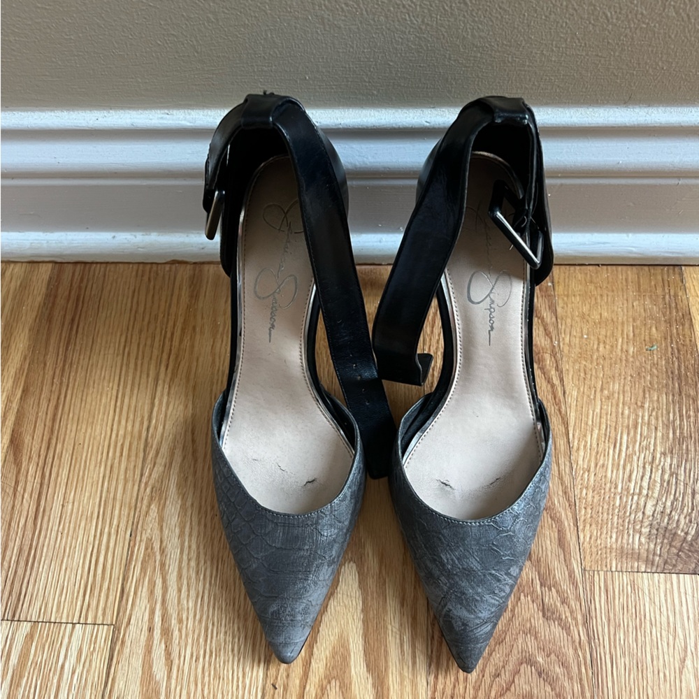 Jessica Simpson two-tone ankle strap heels | Women’s 9 | black-gray pumps